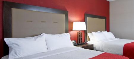 Holiday Inn  & Suites N Pkwy Conv Ctr