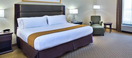 Holiday Inn Express Airport Ottawa