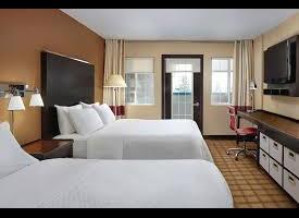 Four Points by Sheraton Hotel & Suites CalgaryWest
